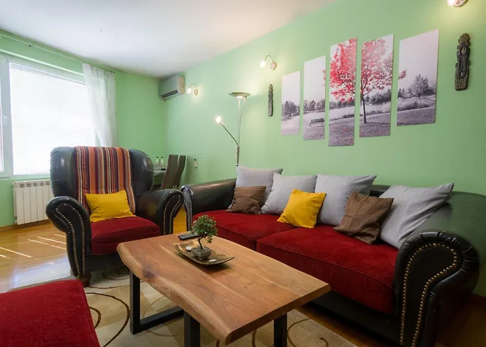 Top Center Spacious Apartment With Ac And Free Underground Parking