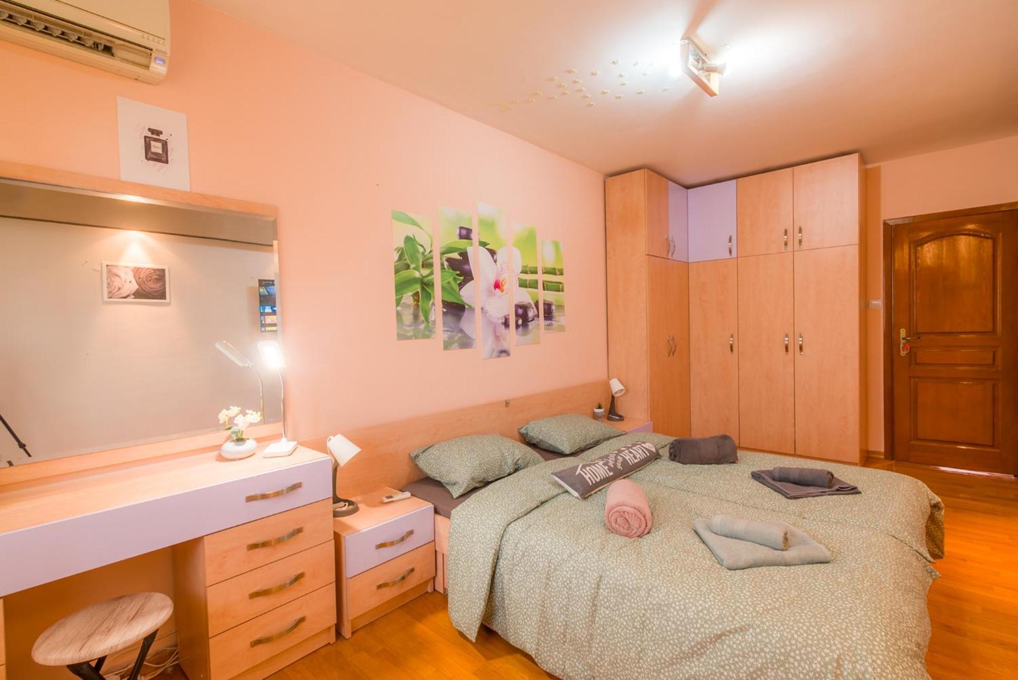 Center Spacious With Ac And Free Underground Parking *