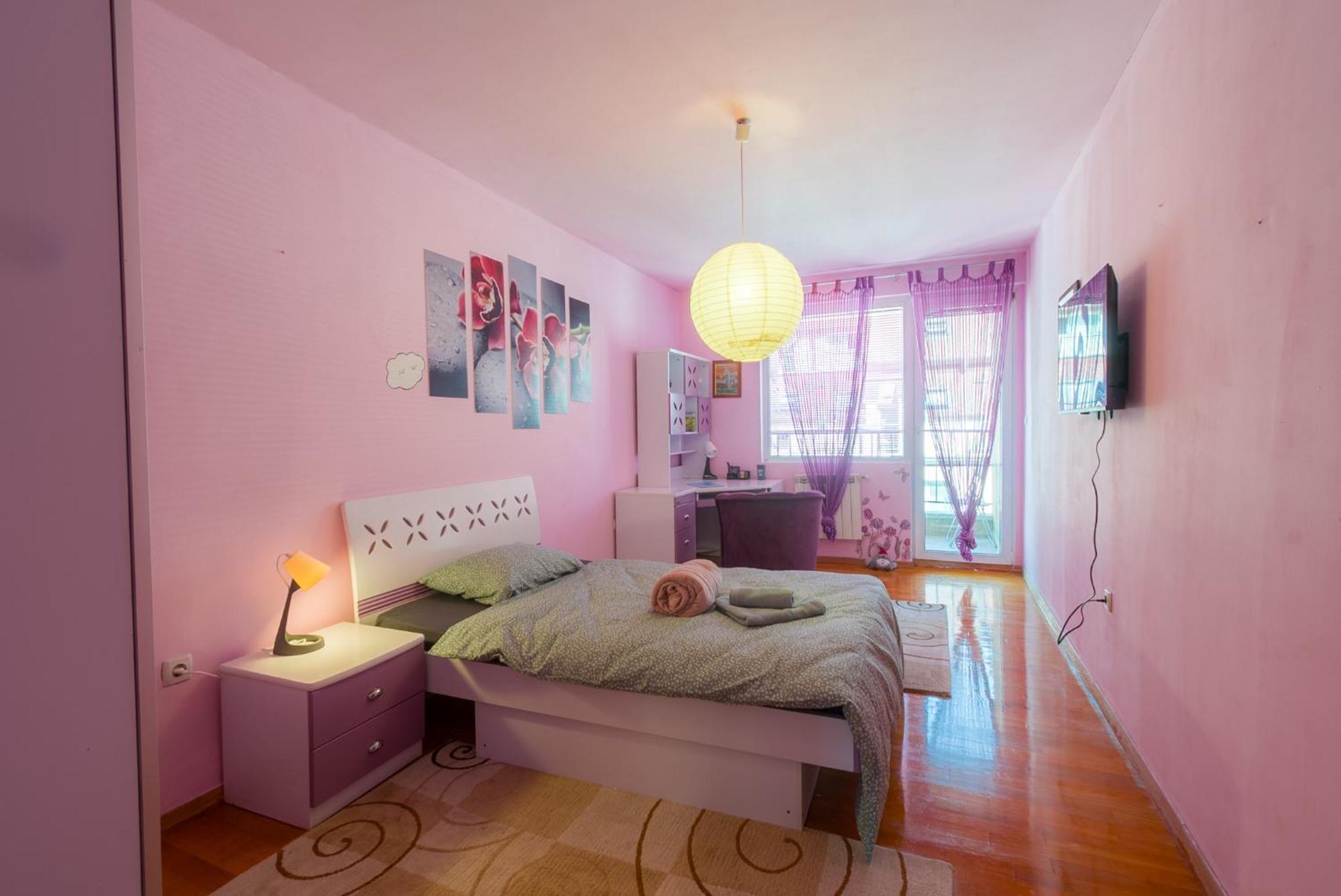 Center Spacious With Ac And Free Underground Parking *