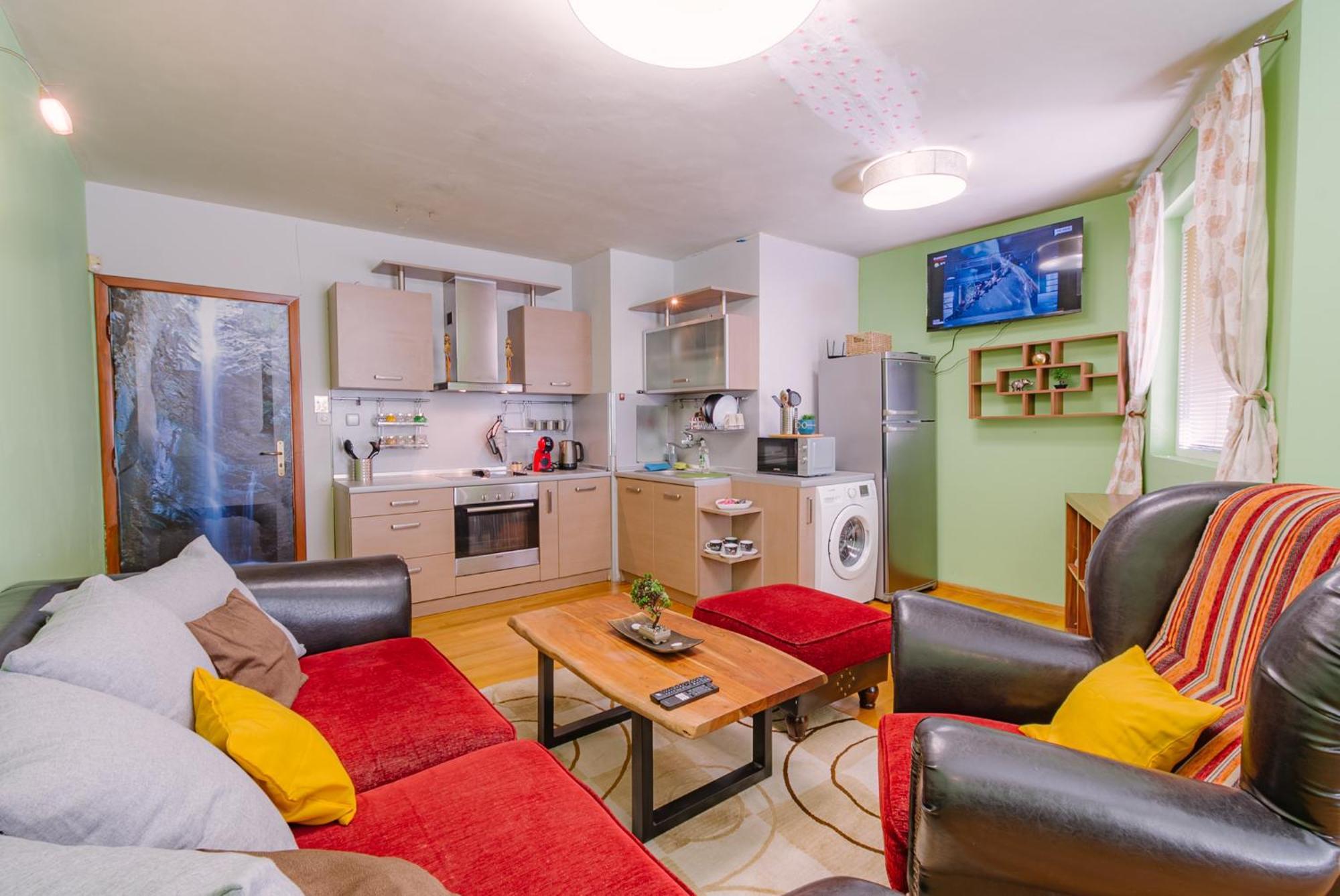 Center Spacious With Ac And Free Underground Parking Appartamento Sofia