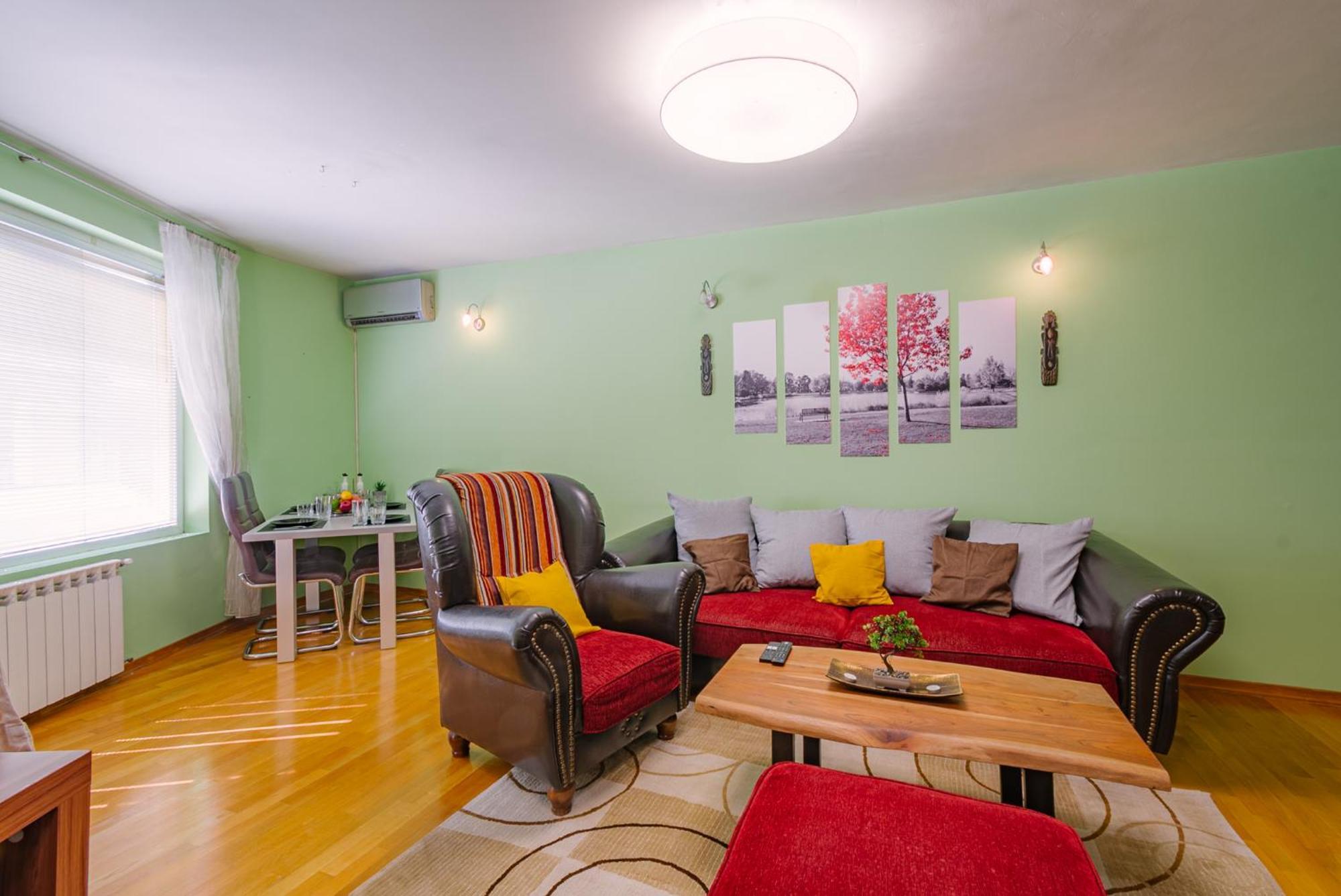 Center Spacious With Ac And Free Underground Parking Apartment